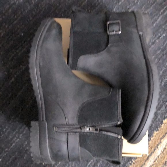 UGG (EU41) Uggs Pure wool booties - Picture 6 of 11